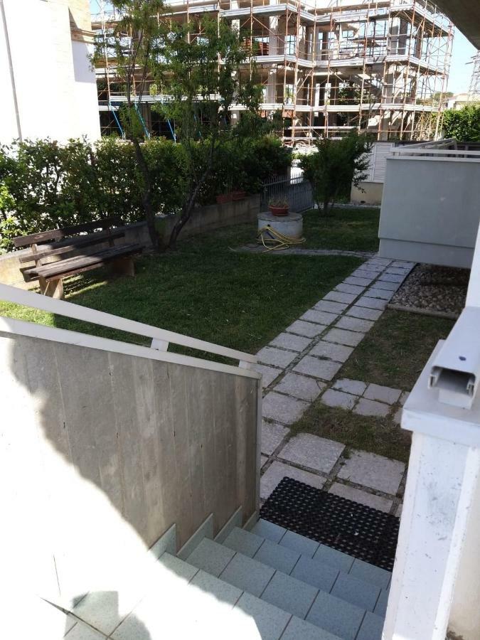 Apartamento Stella 1 Roseto Degli Abruzzi Exterior foto